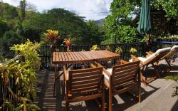 Charming seaview chalet w/ AC, kitchen, downtown
