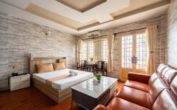 Hoàng Long Hotel By Cozrum
