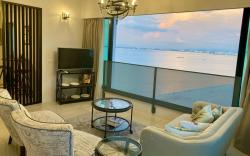 SUNRISE  Gurney Seaview Luxury Duplex, Georgetown