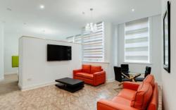Temple Court Cavern Quarter 1-BR City Centre Apt