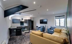 Temple Court Cavern Quarter 1-BR Modern Apartment