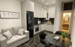 Athens Stylish 2BD Apt with Bal Near Larissa Merto