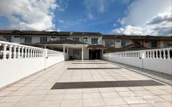 5 bedrooms fully Aircon Space Car Porch Event