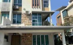 Tiara Puteri Semi D landed house 