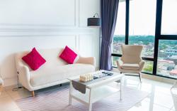 S02 MidValley Urban Bathtub Oasis Style 3BR 13pax