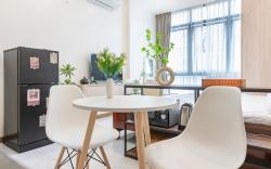 Spacious 1BR Studio Private, Sleek & Cozy Escape