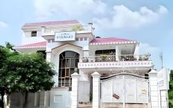 Riya Villa: Luxury Stay Varanasi