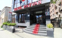 Hotel Razvan