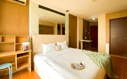 Cozy and Minimalist Studio Mangga Dua By Travelio