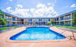 Castle Inn & Suites by OYO Lawton