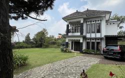 Villa Batu Minimalism Villa Kusuma Agro 