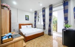 Yoyo Airport Saigon Hotel