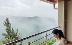 Misty Cliff Pachgani, Luxurious valley view rooms