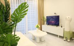 Hera House - BS8A - Beverly Solari - The Tropical