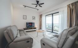 Danga Bay Coastal Haven 3BR 8Pax w 3Balcony