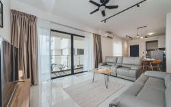 Danga Bay Coastal Horizon  3BR 8Pax w 3Balcony