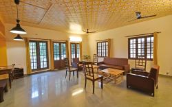 White House Villa-Close to Rock beach