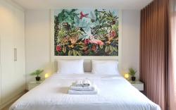 Beachfront Tropical Studio with Partial Sea View 