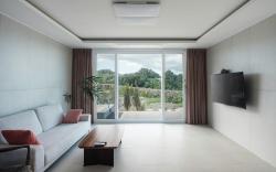 StaySodamC with a view of Seongsan Ilchulbong Peak