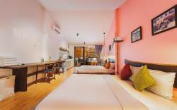 2 Beds - Spacious Room in D1
