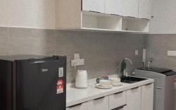 Sunsuria forum 6pax Family Room Setia Alam WIFI 