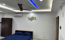 #11, minimalist elegance Studio