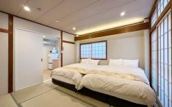 Unique Modern & Japanese Style 2BR Apartment for 8