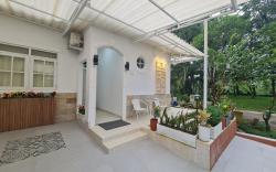 Evelyne's Guest House