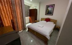 Hong Ha Hotel near Phan Xich Long