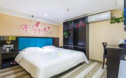 Dequan Hotel (Chaoyang High-Speed Railway Station)