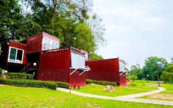 19 Degrees Resort