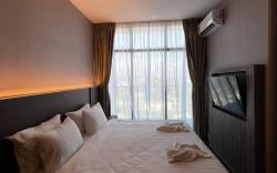 The Shore City View Studio Suite