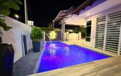 V&V VILLA PRIVATE POOL/KTV ROOM WITH 16PAX