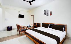 Super Townhouse Mall Road Near Library Chowk