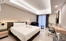  Grand Ion Delemen by Manhattan Group Signature