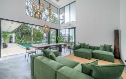 WhiteVilla 6BDR near PARQ, Good Location +Netflix!