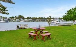 Balmoral Waterfront Escape at Lake Macquarie