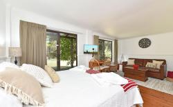 Olive Grove 1 Studio with Wifi in Central Vineyard Area