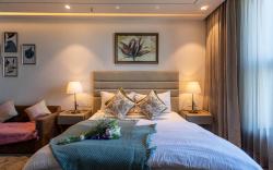 Luxe Couples Loft by IOI Selects