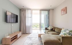 Neat 2BR Rosebank Apartment