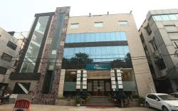 The Exotica Grandeur