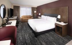 DoubleTree by Hilton Manhattan, KS