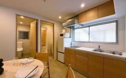 Two BR 2 Baths Vibrant Stay Near Downtown Shops