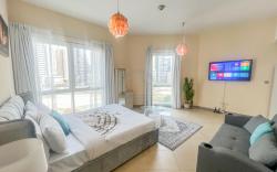 Snug Studio With City Views, Perfect For Couples