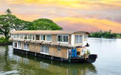 ROYALPALACE HOUSEBOATS ALLEPPEY