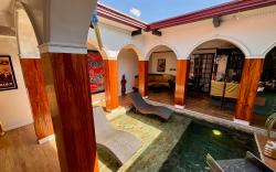 Golden Gorilla Villa with private pool & jacuzzi