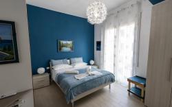 PalerMonAmour Art Gallery Suite