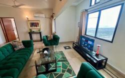 Seaview panoramic Beachfront Luxe penthouse 4BR