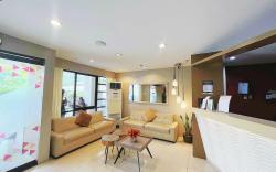 Travelbee Business Inn