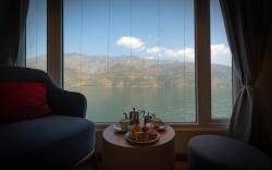 Divine Lake Cruise